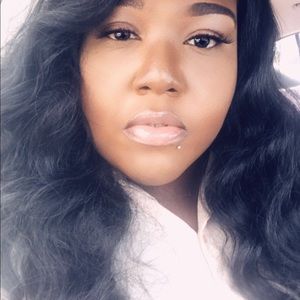 Meet your Posher, Naikeisha